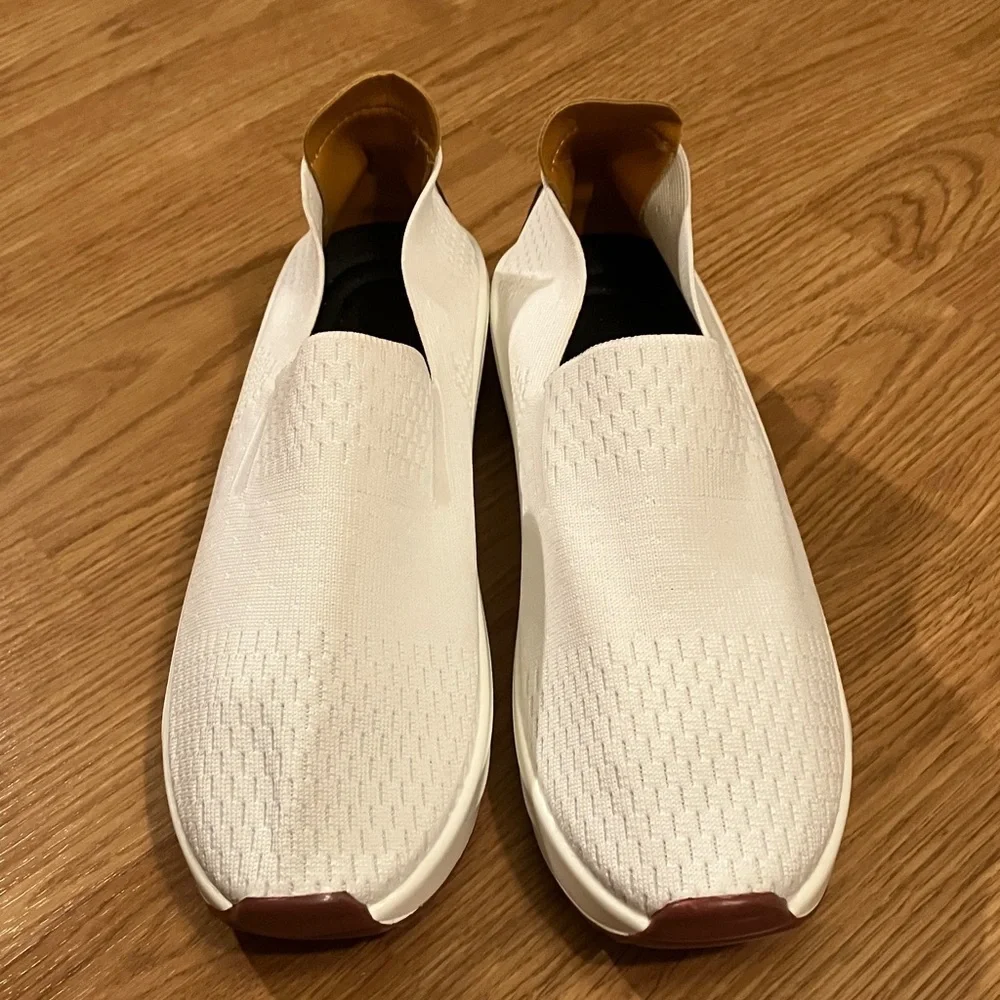 No Brand Women’s Slip on Sz 42 White Sneakers Perforated knit uppers-breathable - Picture 1 of 10